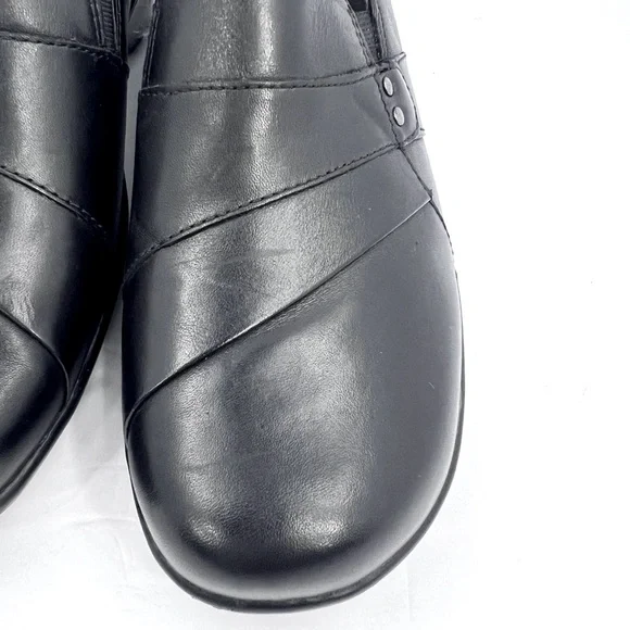 CLARKS, ULTIMATE COMFORT TECHNOLOGY, WOMEN’S MAY MARIGOLD BLACK SLIP-ONS, SIZE 8 - Picture 10 of 13